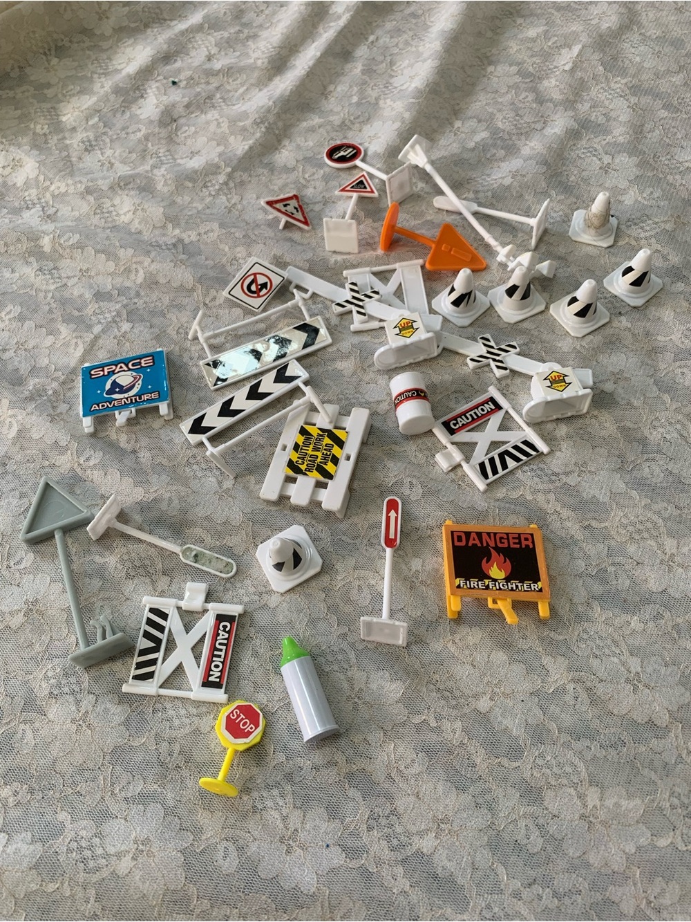 Assorted Mini Traffic & Construction Signs - White, Yellow, Orange Accents